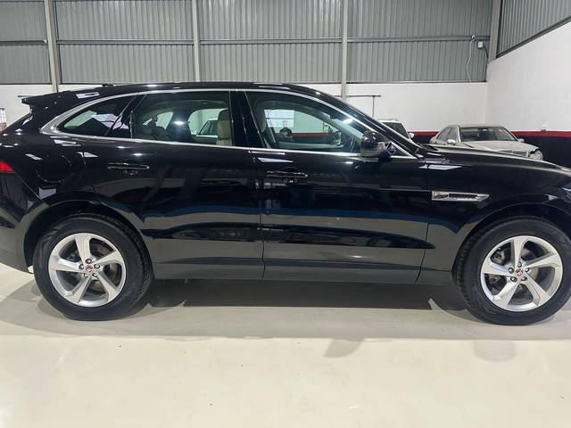 https://images10.gaadi.com/usedcar_image/4572674/original/processed_0682f8cc4e3bece58946a0af85f7231b.jpg?imwidth=6401