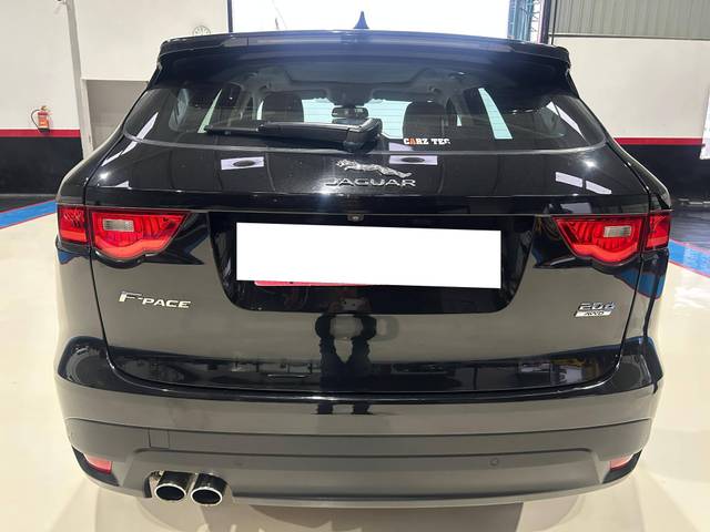 https://images10.gaadi.com/usedcar_image/4572674/original/processed_b7594a846c0afb478a973c3e53fe360a.jpg?imwidth=6402