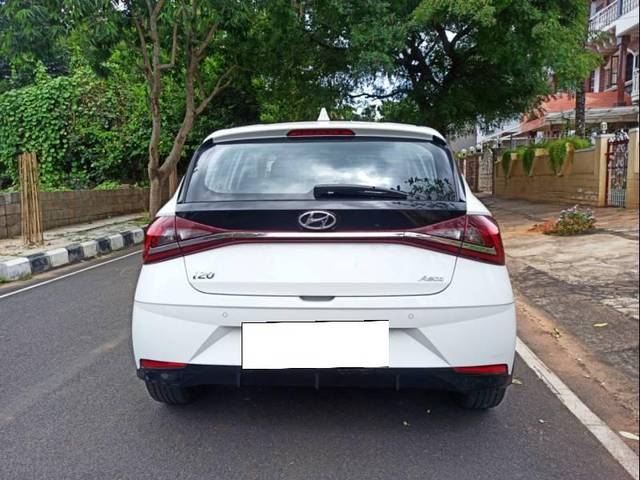 https://images10.gaadi.com/usedcar_image/4572708/original/processed_47f7f1cdafc61d92c9456763b6e6b0bd.jpg?imwidth=6401