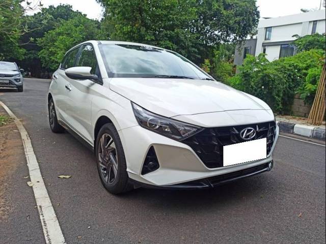 https://images10.gaadi.com/usedcar_image/4572708/original/processed_78acf10e83fa5f5c7182640dd7f97a2d.jpg?imwidth=6400