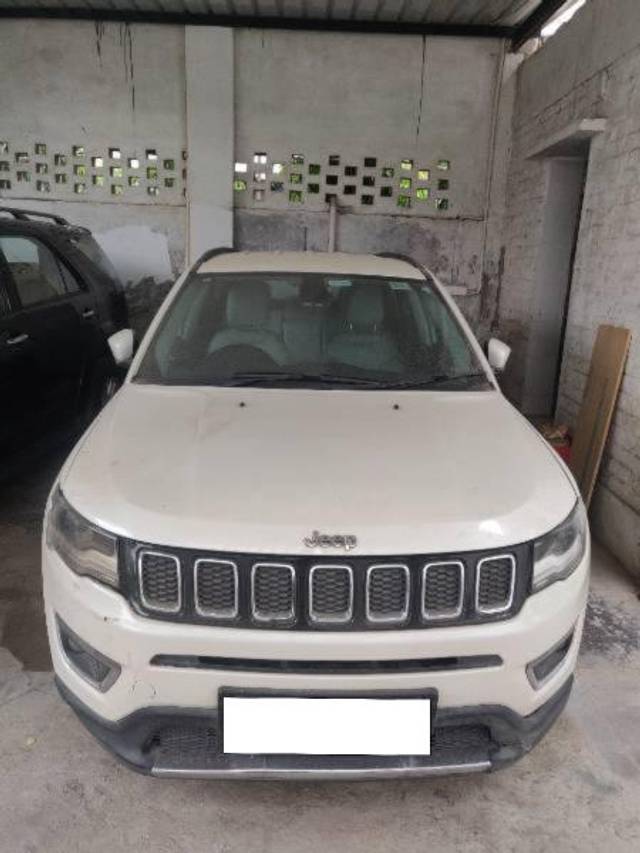 https://images10.gaadi.com/usedcar_image/4572713/original/processed_5ee4bce7-399c-45b6-bd57-7c28ce49fa5f.jpg?imwidth=6400
