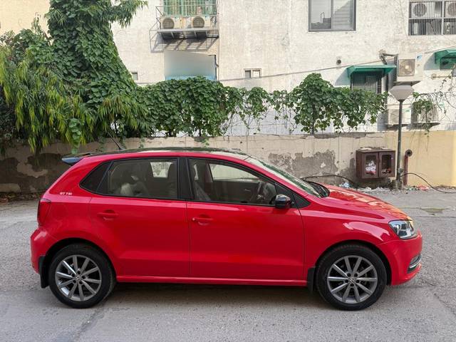https://images10.gaadi.com/usedcar_image/4572714/original/processed_c0f41ea1c1b182333307ed349b7f49d0.jpg?imwidth=6402