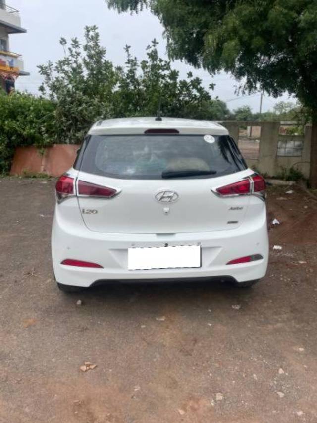 https://images10.gaadi.com/usedcar_image/4572723/original/processed_2ed6a063-04d8-4468-bf8a-4424d8506179.jpg?imwidth=6401