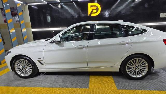 https://images10.gaadi.com/usedcar_image/4572726/original/processed_1c26ceb9-3561-4782-8ef6-6bc3f3a09902.jpeg?imwidth=6400