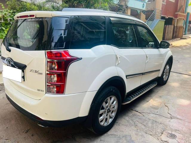 https://images10.gaadi.com/usedcar_image/4572756/original/processed_5cfed134bbd0e50d4a38a9c11ba7a46d.jpg?imwidth=6401