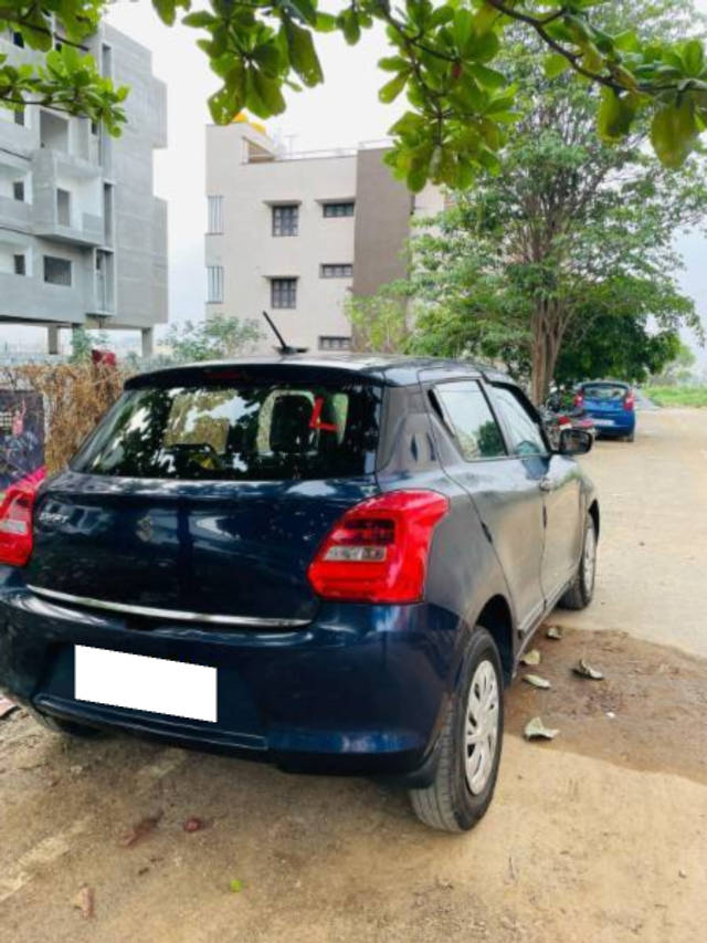 https://images10.gaadi.com/usedcar_image/4572758/original/processed_b612312c-6e63-4daf-9274-f4f21e54c87e.png?imwidth=6402
