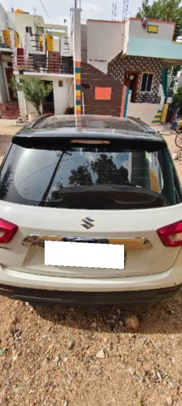 https://images10.gaadi.com/usedcar_image/4572759/original/processed_4b162779-433f-4dc8-9a49-cf9bbb6e847e.jpg?imwidth=6402