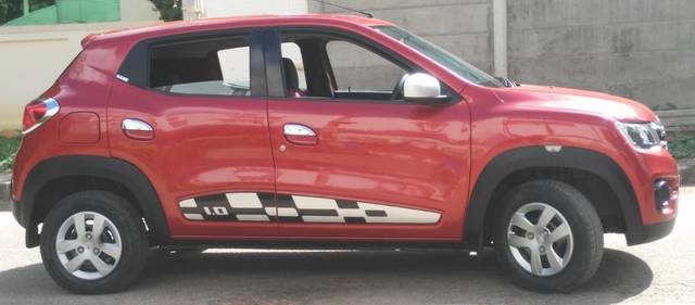 https://images10.gaadi.com/usedcar_image/4572760/original/d063011cf30fa7618b09fee4a8147c0b.jpg?imwidth=6401