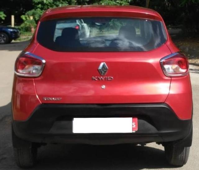 https://images10.gaadi.com/usedcar_image/4572760/original/processed_6730bb178210815197fc5bdabb6c4161.jpg?imwidth=6402