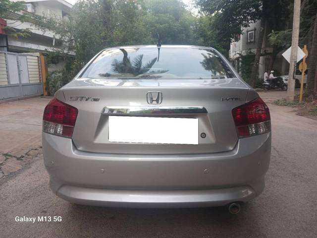 https://images10.gaadi.com/usedcar_image/4572763/original/processed_4e52ccb80b5ee8370610b01f2d01b96f.jpg?imwidth=6401