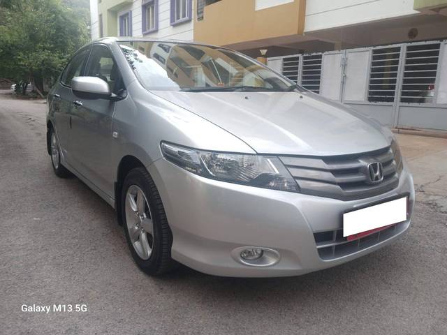 https://images10.gaadi.com/usedcar_image/4572763/original/processed_81362ecc52e0157ccb7e874faa3395a3.jpg?imwidth=6400