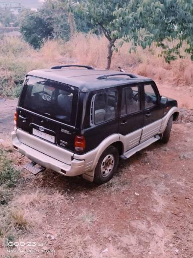 https://images10.gaadi.com/usedcar_image/4572811/original/processed_ea80a36e-37d9-472d-8cc6-d134c839b740.jpg?imwidth=6400