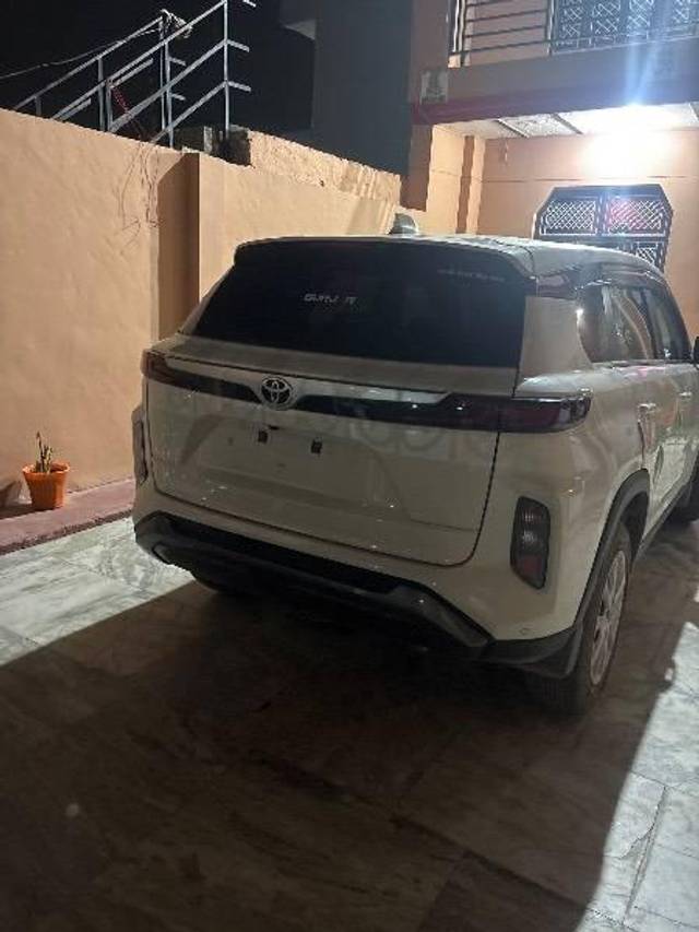 https://images10.gaadi.com/usedcar_image/4572814/original/processed_7f067e3f-831a-4230-80dc-f291472bc3ca.jpg?imwidth=6400