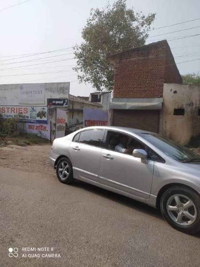 https://images10.gaadi.com/usedcar_image/4572818/original/processed_processed_9fb5e361-c6d2-42ca-aa20-3a1776972d33.jpg?imwidth=6402