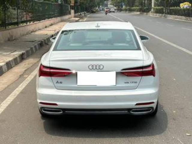 https://images10.gaadi.com/usedcar_image/4572823/original/processed_e24108649f06860c52d1fa62ab889554.jpg?imwidth=6402