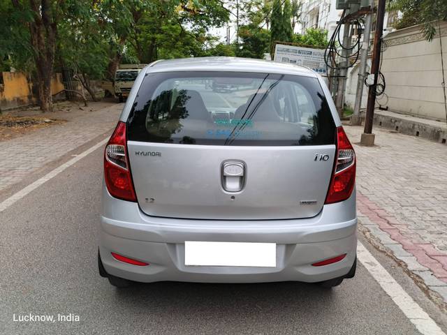 https://images10.gaadi.com/usedcar_image/4572836/original/processed_54e881e90dfaa5c5a29ad69b15d55445.jpg?imwidth=6402