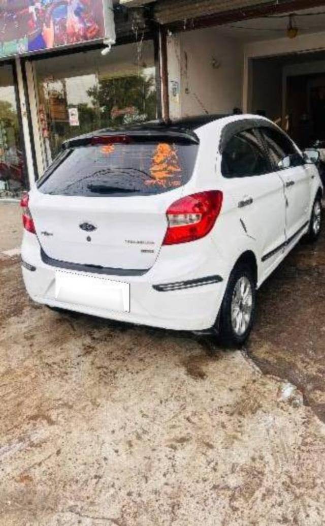 https://images10.gaadi.com/usedcar_image/4572875/original/processed_processed_a420962f-4d2d-4732-a9b2-b69c0c55332c.jpeg?imwidth=6400