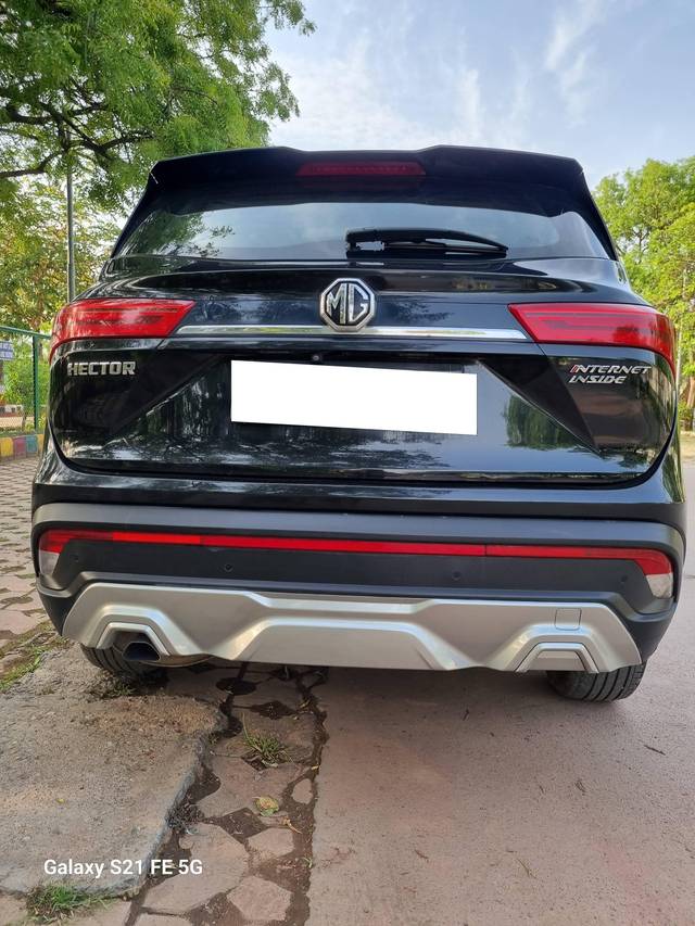 https://images10.gaadi.com/usedcar_image/4572885/original/processed_7cc361d0138df2b4cfbfb9d340024a39.jpg?imwidth=6402