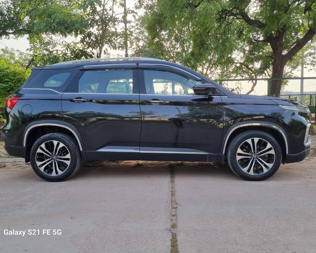 https://images10.gaadi.com/usedcar_image/4572885/original/processed_7d98ee8a39cde4b0524a82189e3aee53.jpg?imwidth=6401