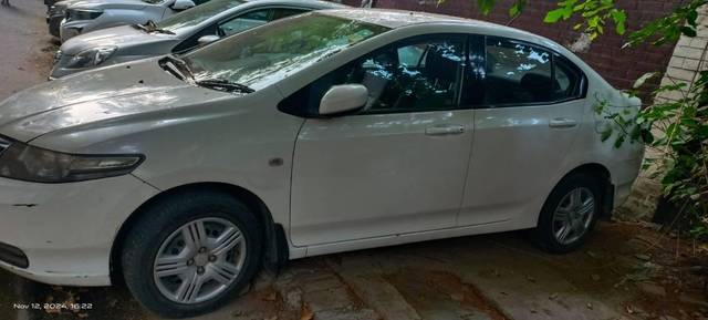 https://images10.gaadi.com/usedcar_image/4572904/original/processed_e4095005-f0b5-438a-bc64-6a2489b54681.jpg?imwidth=6401