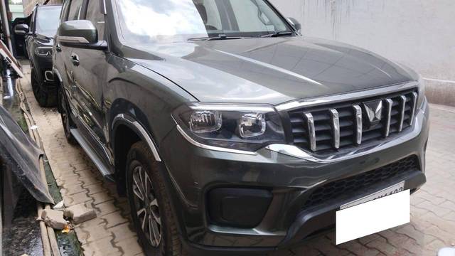 https://images10.gaadi.com/usedcar_image/4572916/original/processed_33b2f2d7-3dd5-4281-885b-bfa5642fa150.jpg?imwidth=6400