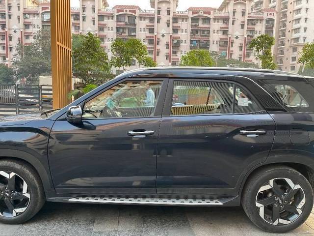 https://images10.gaadi.com/usedcar_image/4572959/original/processed_processed_6c79d8c8-e1e1-49f6-a5fb-2d622e12ebf6.jpeg?imwidth=6402
