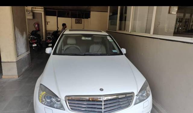https://images10.gaadi.com/usedcar_image/4572965/original/processed_651b9b0c-0609-4200-8ce9-1c2c8cb5be66.jpg?imwidth=6400