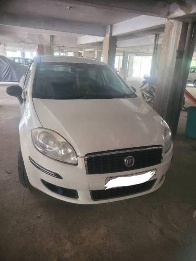 https://images10.gaadi.com/usedcar_image/4572968/original/processed_e7962be5-239a-483d-8ad4-07a01d6bce3c.jpg?imwidth=6400