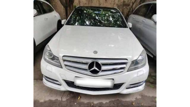 https://images10.gaadi.com/usedcar_image/4573012/original/processed_29ec81fd-894b-412b-b6be-91f40c21a4bf.jpg?imwidth=6400
