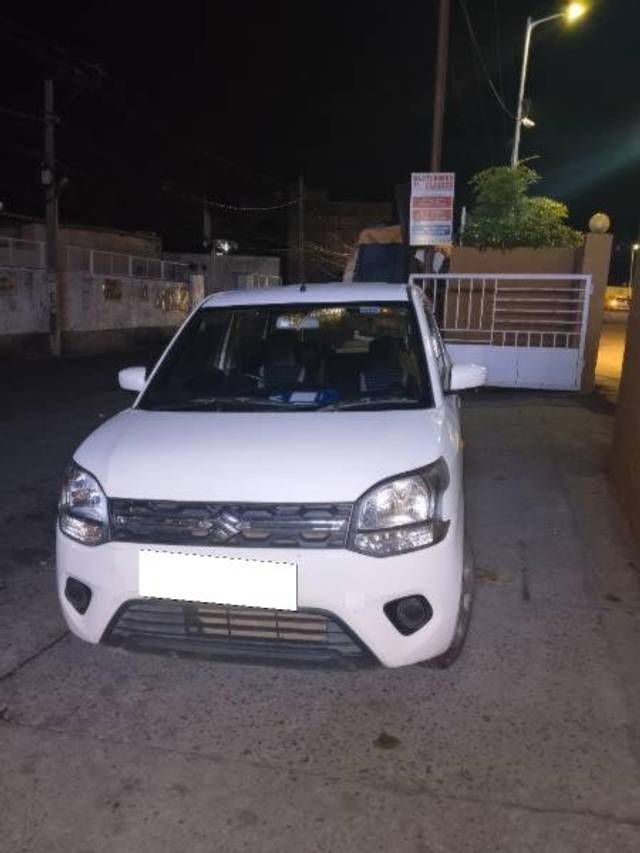 https://images10.gaadi.com/usedcar_image/4573025/original/processed_a2077d87-3a3d-4ab7-bb6a-72787c98f65b.jpg?imwidth=6400