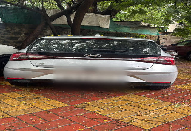 https://images10.gaadi.com/usedcar_image/4573056/original/96b8c33c-cc97-46a8-8e7c-419251a834fd.?imwidth=6401