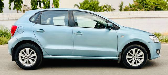 https://images10.gaadi.com/usedcar_image/4573070/original/679a40e7035e75d8d551eff05cd8aadd.jpg?imwidth=6401