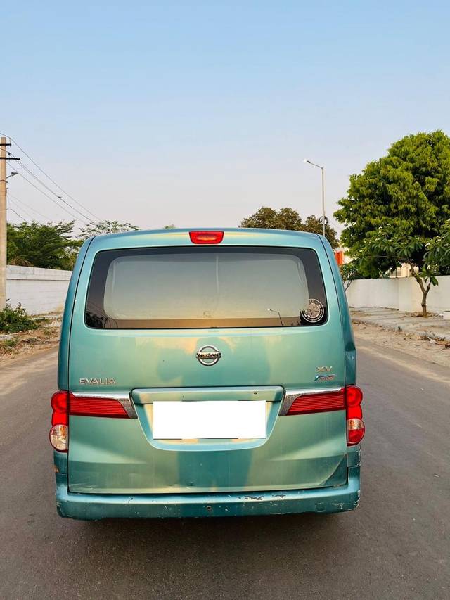 https://images10.gaadi.com/usedcar_image/4573078/original/processed_1427ec04bd3d62048260767e24acf6cb.jpg?imwidth=6402