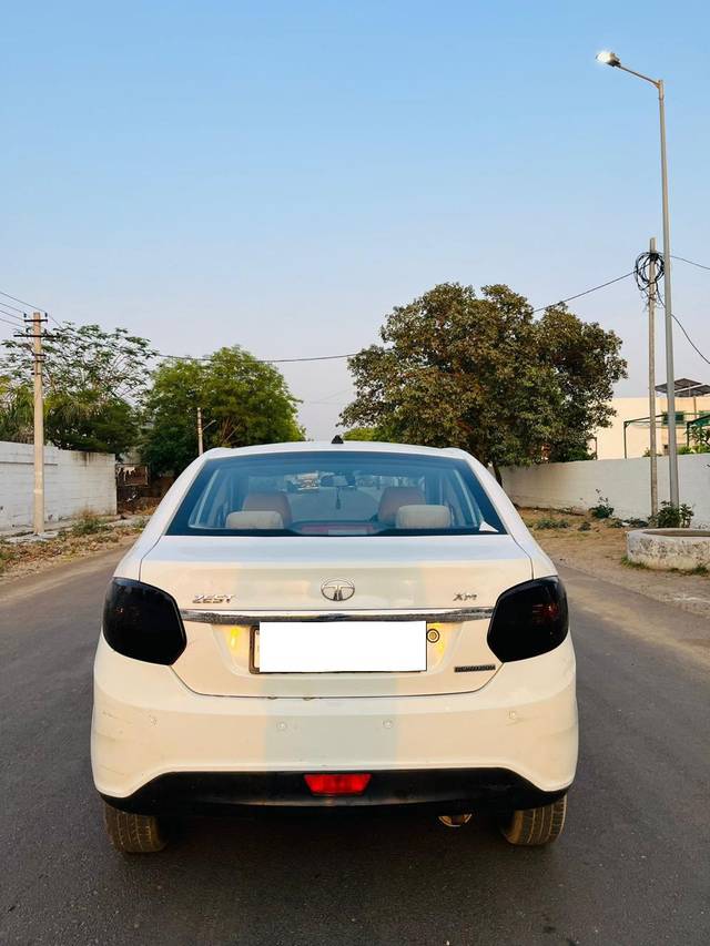 https://images10.gaadi.com/usedcar_image/4573084/original/processed_5ec4ad4171f65984f9ca641cf1207d5a.jpg?imwidth=6401