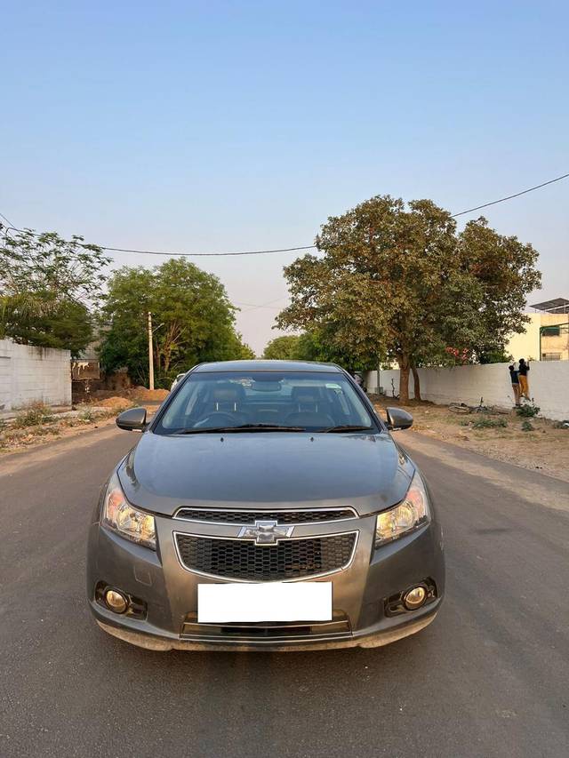 https://images10.gaadi.com/usedcar_image/4573086/original/processed_89640156de8dc19dc404d01529b0adc6.jpg?imwidth=6401