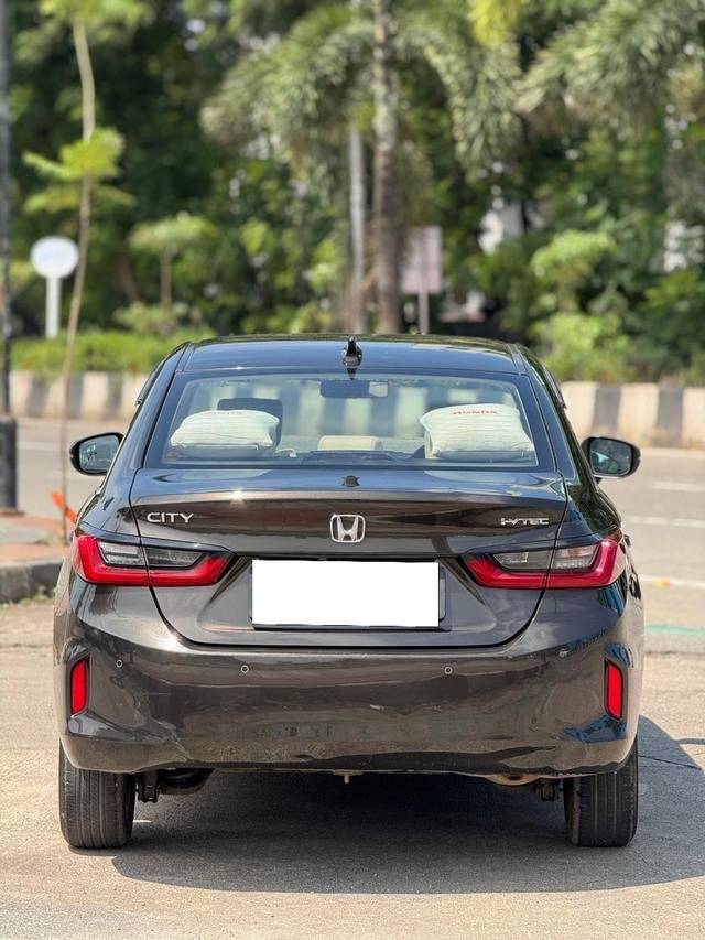 https://images10.gaadi.com/usedcar_image/4573119/original/processed_54fc52e7-92f9-4799-804c-51aba3657ef4.jpg?imwidth=6401