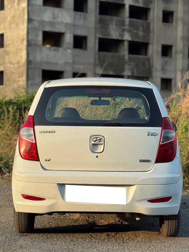 https://images10.gaadi.com/usedcar_image/4573126/original/processed_ca855073-6018-4045-9425-249bdce455f1.jpg?imwidth=6401