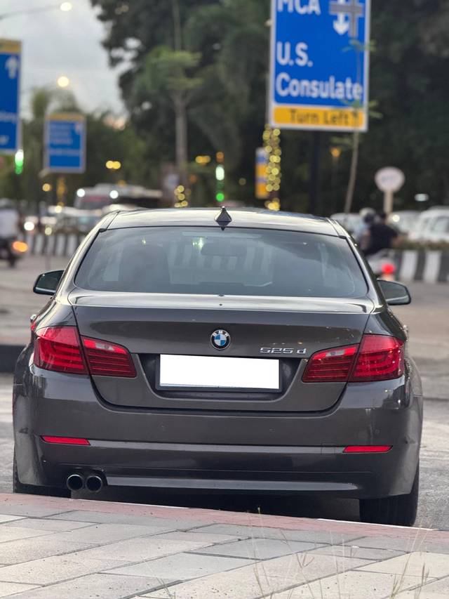 https://images10.gaadi.com/usedcar_image/4573127/original/processed_d221e954-05b1-4dc6-949f-ff7ffea272c7.jpg?imwidth=6401