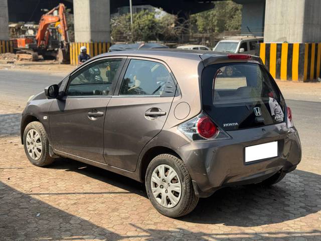 https://images10.gaadi.com/usedcar_image/4573128/original/processed_f83b7b15-97a9-46aa-8ca5-36a2339b1441.jpg?imwidth=6402