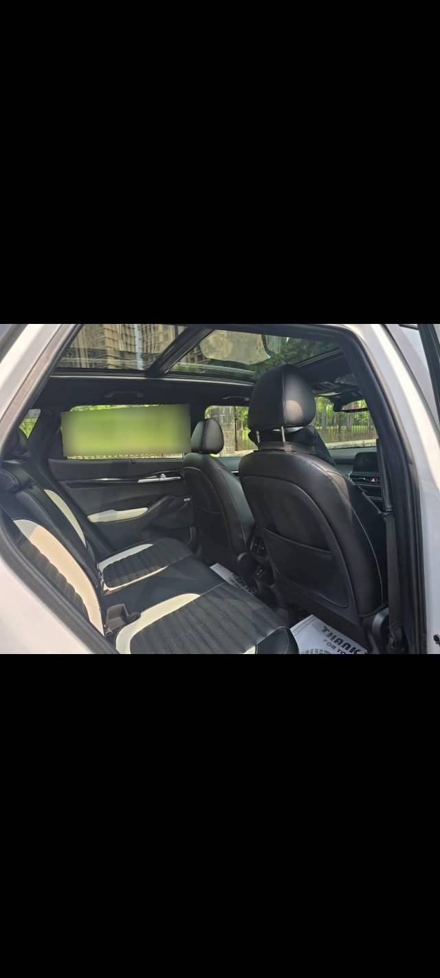 https://images10.gaadi.com/usedcar_image/4573173/original/processed_891fffd42225e6e4ad57cf6fce1d5d25.jpg?imwidth=6401