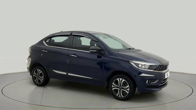 https://images10.gaadi.com/usedcar_image/4573188/original/f99dd8c431bc33583aee576f39bb59e8.jpg?imwidth=6400