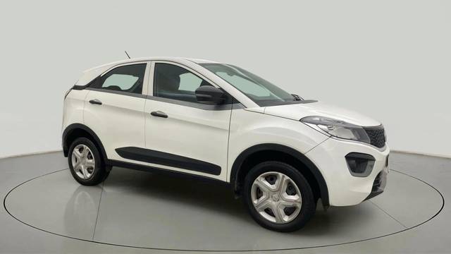 https://images10.gaadi.com/usedcar_image/4573195/original/61d2d253a8a763fc2f248cb315cff170.jpg?imwidth=6400
