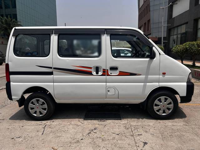 https://images10.gaadi.com/usedcar_image/4573219/original/processed_cc477923-bff4-4927-bacc-7314e7f21024.jpg?imwidth=6401