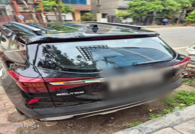 https://images10.gaadi.com/usedcar_image/4573225/original/e8ecea08-5b35-45c5-8c28-5af369df96eb.?imwidth=6402