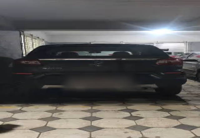 https://images10.gaadi.com/usedcar_image/4573234/original/b17350d2-a85e-408d-9f90-2f4eff94c290.?imwidth=6400