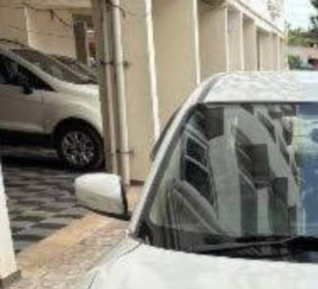 https://images10.gaadi.com/usedcar_image/4573236/original/processed_processed_8b7e9896-e51a-4323-9acc-2c7dfd4f72e0.jpeg?imwidth=6400