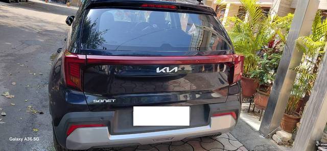 https://images10.gaadi.com/usedcar_image/4573257/original/processed_9837255d-2537-4d0c-a7e0-a645fd1e8cea.jpg?imwidth=6401