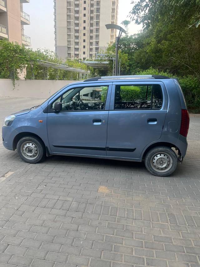 https://images10.gaadi.com/usedcar_image/4573260/original/d26ffdc760f17697b9243a910064814f.jpg?imwidth=6402