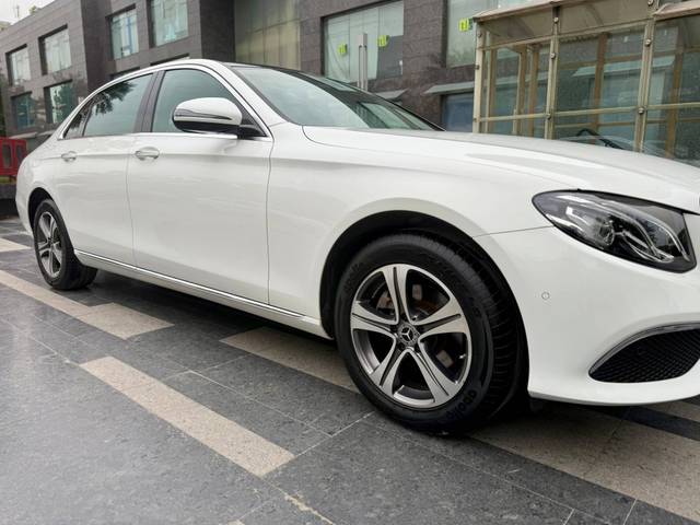 https://images10.gaadi.com/usedcar_image/4573262/original/processed_b2d3780d53c544d1900d965767172d42.jpg?imwidth=6400