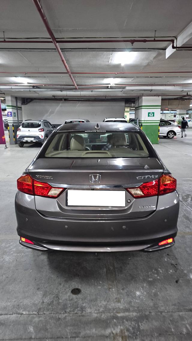 https://images10.gaadi.com/usedcar_image/4573270/original/processed_5607b9bd888a28da5532f8bdb862fc02.jpg?imwidth=6401